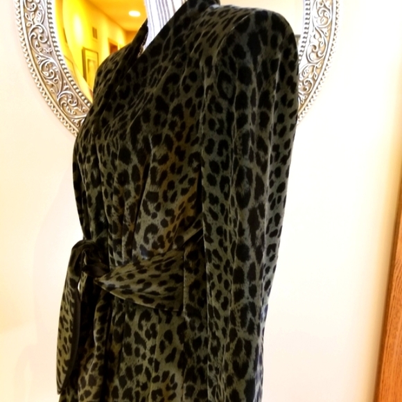 Bicci Leopard Print Olive & Black Velvet 100% Cotton Jacket with Tie - Picture 4 of 13